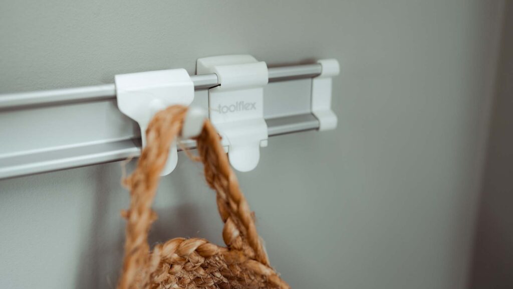 Toolflex hallway - close-up storage